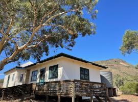 Shearers Quarters - The Dutchmans Stern Conservation Park, hotel with parking in Quorn