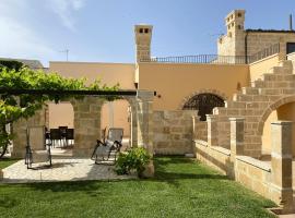 3 bedrooms house with enclosed garden and wifi at Surano 7 km away from the beach, hotel a Surano