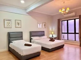 5 BEDROOMS PENTHOUSE VACATION HOME MARINA COURT KOTA KINABALU 15pax