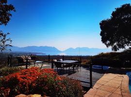 La Montagne Guest Lodge, glamping site in Hartbeespoort