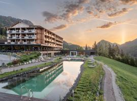 Ruhehotel & Naturresort Rehbach - Adults only, hotell i Schattwald