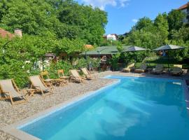 Apartmani ,,Vasa ,, 2, отель с бассейном в Сокобане