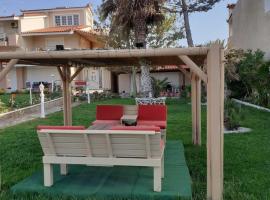 Christen house, vacation rental in Periyiálion