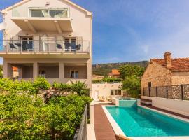 Bol Summer Residence، فندق في بول