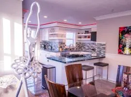 Big Home/Pet/Free Parking/EV/6 Br Sleeps 25/dwntwn