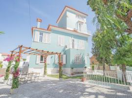 Impact Beach House, hostel στο Εστορίλ
