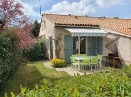 Petite maison dans résidence avec piscine proche plage et centre ville à pied