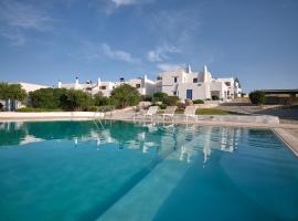 Luxury Mia Villa with pool and amazing sea views, Paros, hotel en Kampos Paros