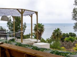 CALA 51 Sea View House in Blanes, hotel v destinaci Blanes