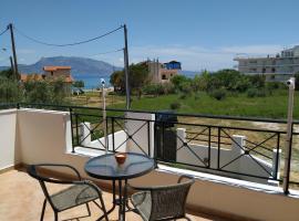 Villa on the Beach, hotel with parking in Periyiálion