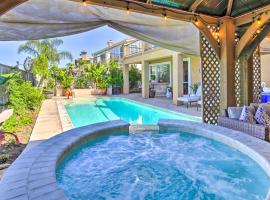 Luxury San Diego Home with Pool, Spa and Views!: San Diego'da bir otoparklı otel