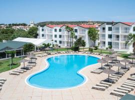 Pierre & Vacances Menorca Cala Blanes, hotel em Cala en Blanes