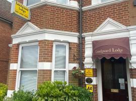 Landguard Lodge Guest House, guest house in Southampton