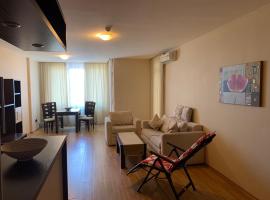Two bedroom apartment 5 minutes from the beach, Golfhotel in Goldstrand