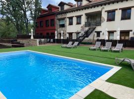 Casa de Navalhorno Valsain – hotel w mieście La Pradera de Navalhorno