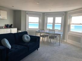 Stunning Beachfront Apartment, Perfect Sea View., hotel a Worthing