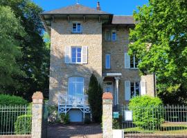 Villa Matignon: Bagnoles de l'Orne, Bagnoles-de-l'Orne Golf Course yakınında bir otel