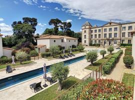 **LOVELY APARTMENT IN THE CASTLE OF LA REDORTE**, hotel with parking in La Redorte