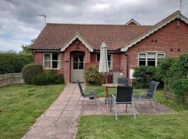 Little Broad Cottage Norfolk 2 Bedroom Sleep 4, hotel with parking in Great Yarmouth