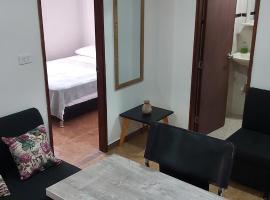 Cómodo apartaestudio con excelente ubicación, hotel in Pereira