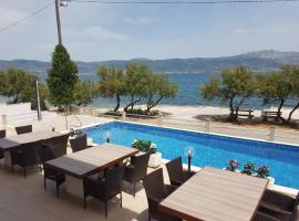 Villa Ana, hotel en Slatine