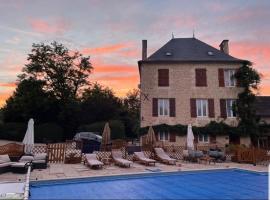 Luxury 2-Bed Gite in Chateau Garnier, hotel di Château-Garnier