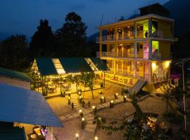 Whoopers Hostel Manali, hotel in Manāli