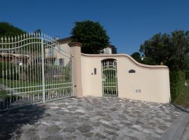 Villa La Meridiana, holiday home in Luciana