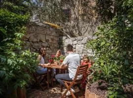 House Encanto - Old Town Retreat