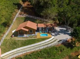Recanto Águas Nascentes - Casa na serra com piscina e cachoeira no quintal!!
