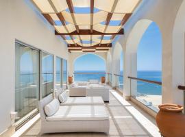 Crowne Plaza Vilamoura - Algarve by IHG, hotel v destinaci Vilamoura
