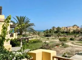 A sea view spacious cheering 5 bedroom villa Ain Sokhna "Ain Bay" فيلا كاملة للإيجار قرية العين باي