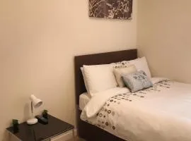 Charming 2-Bedrooms City Centre Apartment-No Party