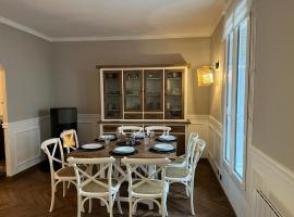 Jolie maison proche des commerces et de la plage, pet-friendly hotel in Ouistreham