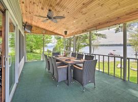 Lakefront Gloversville Home with Beach and Dock!, cottage in Broadalbin