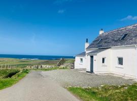 Old Croft House Cottage, Isle of Lewis, alojamento com cozinha em Borve