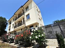 Casa 1A, family hotel in Eforie Sud