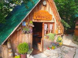 Kamp Vrbnica, rumah tamu di Pluzine