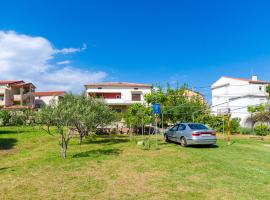 Apartments Anica F, room in Lopar