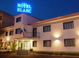 Hotel Blanc, hôtel à Casoria