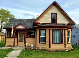 Vintage Cozy Family Home near National Parks