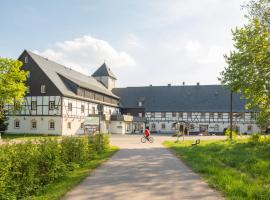 Landhotel Altes Zollhaus, hotelli, jossa on pysäköintimahdollisuus kohteessa Hermsdorf