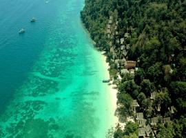 Phi Phi Relax Beach Resort, resort en Islas Phi Phi