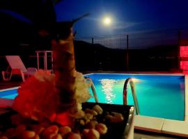 Holiday House White Hill, Hotel in Bihać