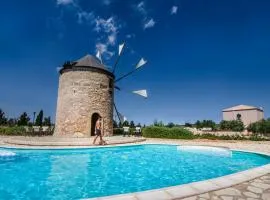 The Windmill Resort、Mitátaにあるキティラ空港 - KITの周辺ホテル