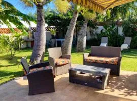 Chalet charmant à Saint-Joseph avec terrasse et jardin