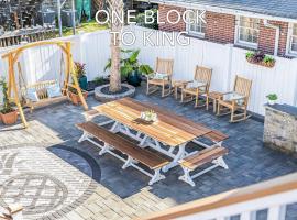 Stunning Secret Courtyard - 1 BLOCK TO KING, vacation home in Charleston