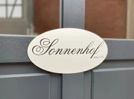 Sonnenhof 1737 - Ferienzimmer & Apartments