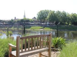 A Little Gem on the Banks of the River Dordogne, hotel with parking in Port-Sainte-Foy-et-Ponchapt