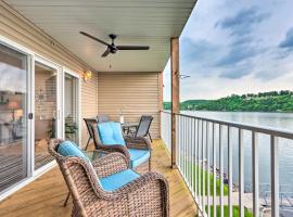 Breezy Lakefront Condo with Balcony and Lake View!, holiday rental in Camdenton